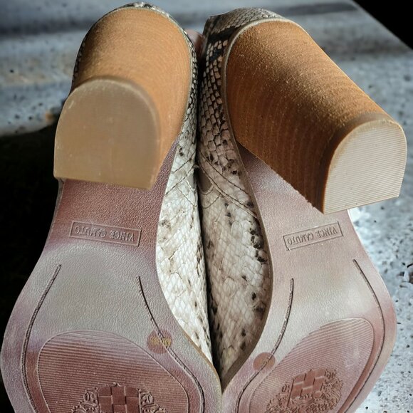 NWT VINCE CAMUTO ( 8M) FAMHIDA LEATHER Snake Skin Booties - Picture 8 of 10